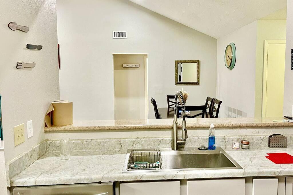 3 Bedroom Entire Home - Centrally Located In Katy, Texas Exterior foto